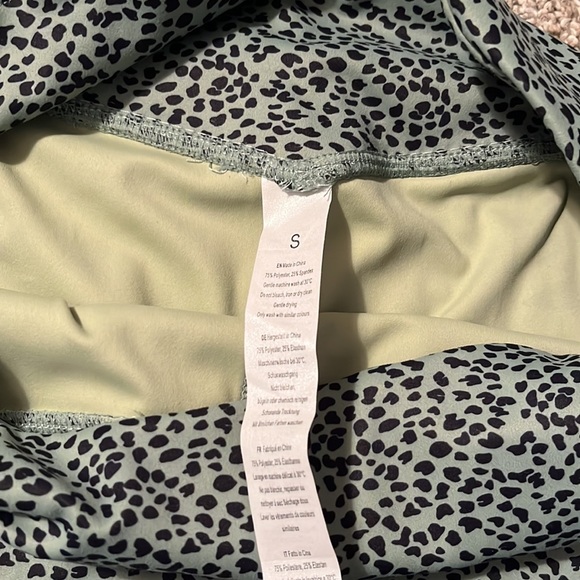 Dot Printed Biker Shorts - Picture 3 of 3